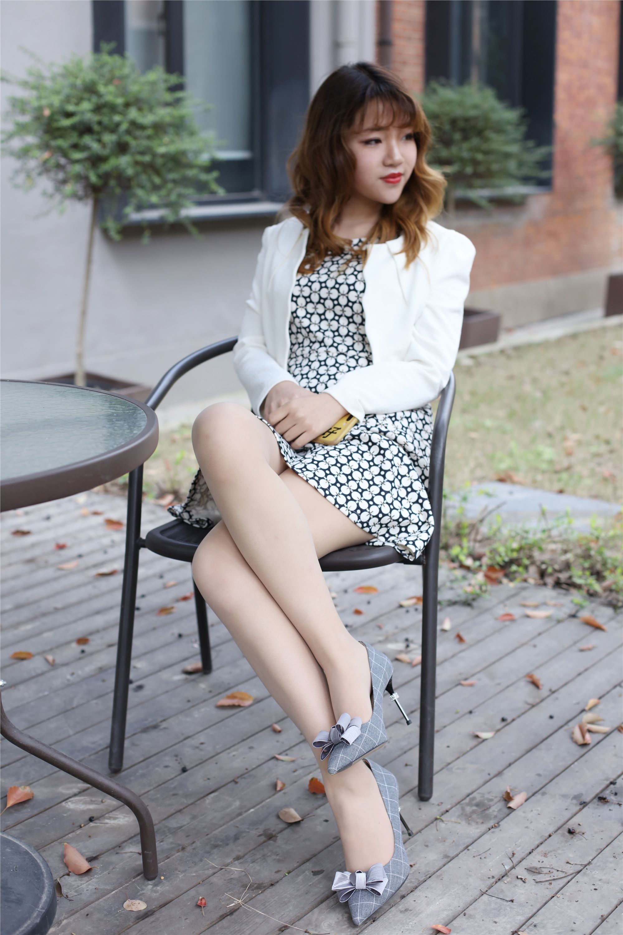 奈丝写真  NO.095 高高-静坐庭院 细看肉丝